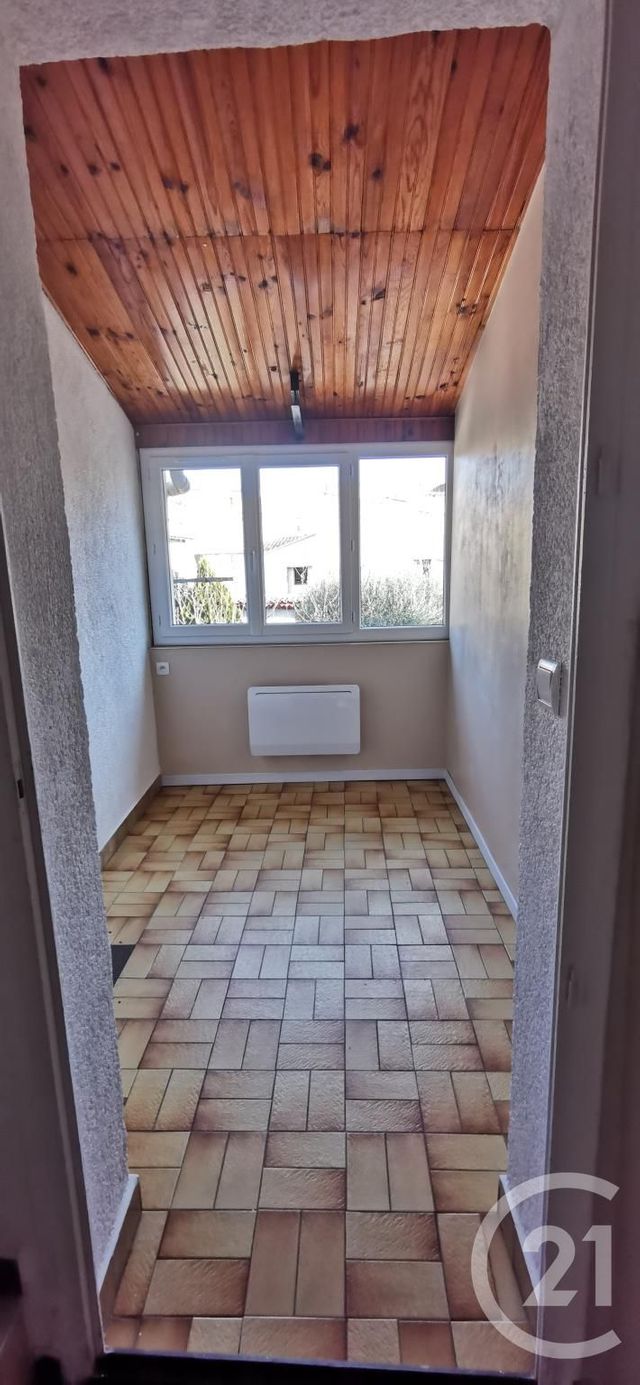 Appartement F3 &agrave; louer - 3 pi&egrave;ces - 60 m2 - Pezenas - 34 - LANGUEDOC-ROUSSILLON