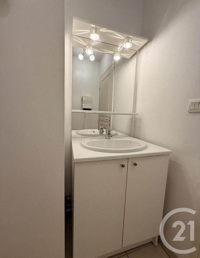 Appartement F2 &agrave; louer - 2 pi&egrave;ces - 54,08 m2 - Pezenas - 34 - LANGUEDOC-ROUSSILLON