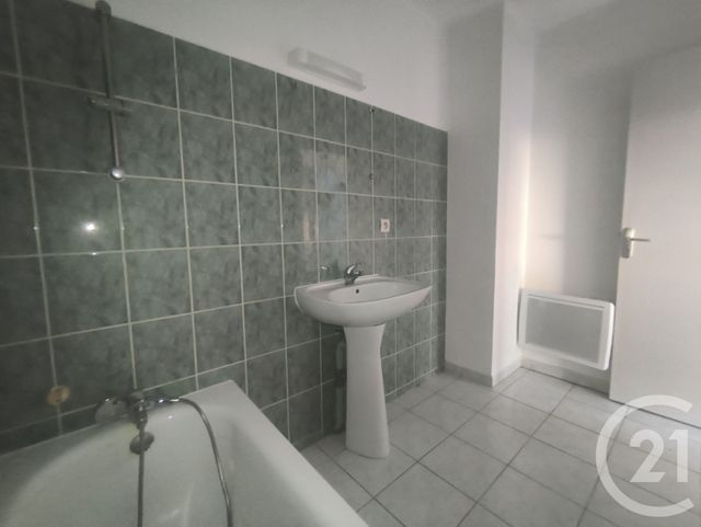Appartement F3 &agrave; louer - 3 pi&egrave;ces - 69 m2 - Pezenas - 34 - LANGUEDOC-ROUSSILLON