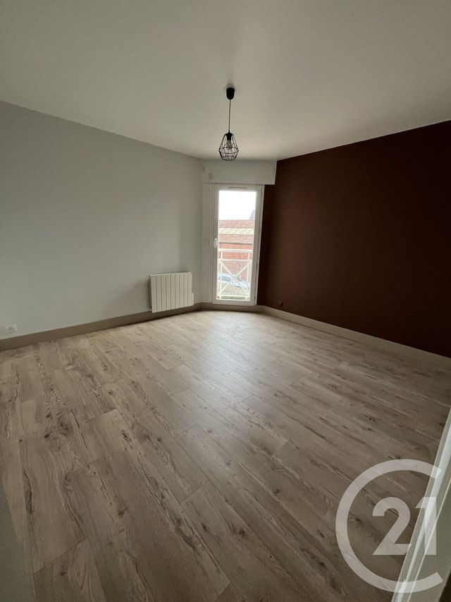 Appartement T4 &agrave; louer - 4 pi&egrave;ces - 88,23 m2 - Beuzeville - 27 - HAUTE-NORMANDIE