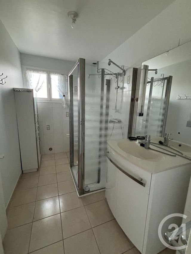 Maison &agrave; louer - 5 pi&egrave;ces - 197,43 m2 - Boulleville - 27 - HAUTE-NORMANDIE