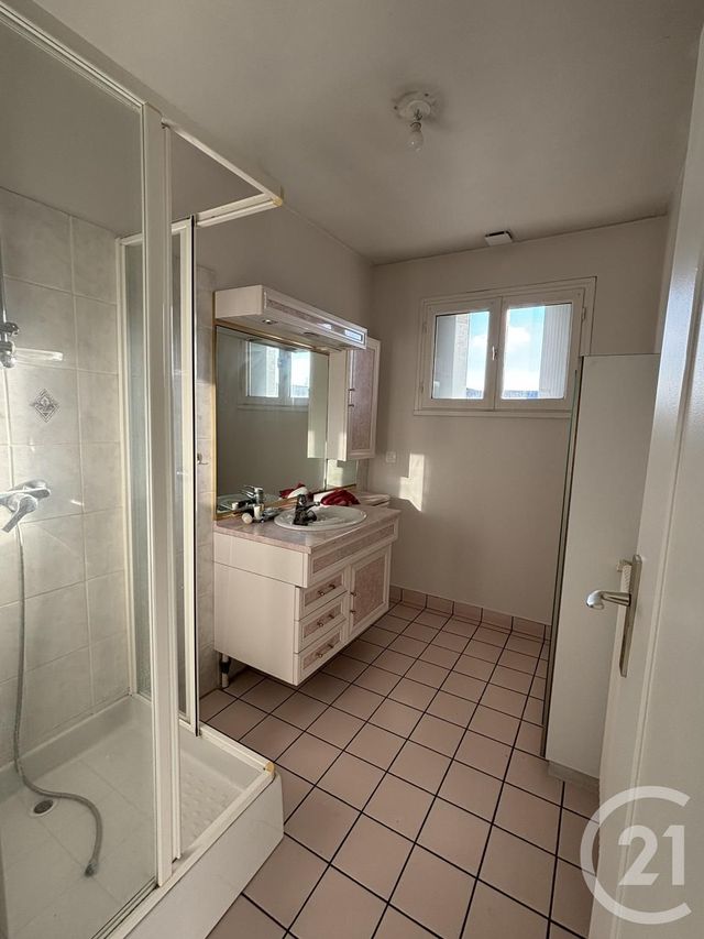 Maison &agrave; louer - 5 pi&egrave;ces - 197,43 m2 - Boulleville - 27 - HAUTE-NORMANDIE