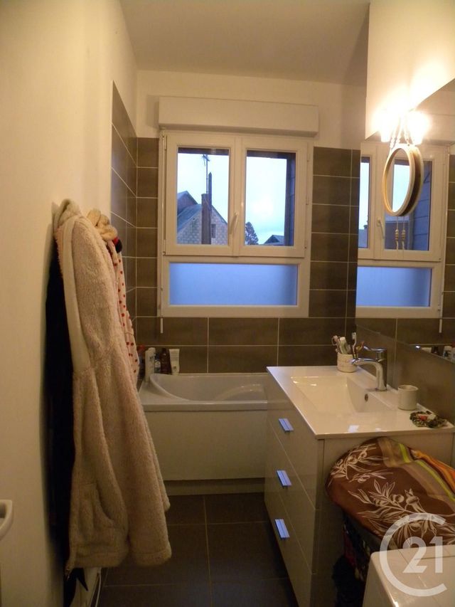 Maison &agrave; louer - 4 pi&egrave;ces - 73,15 m2 - Beuzeville - 27 - HAUTE-NORMANDIE