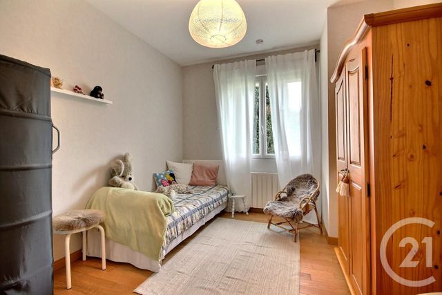 Maison à vendre - 9 pièces - 241 m2 - Veuzain Sur Loire - 41 - CENTRE