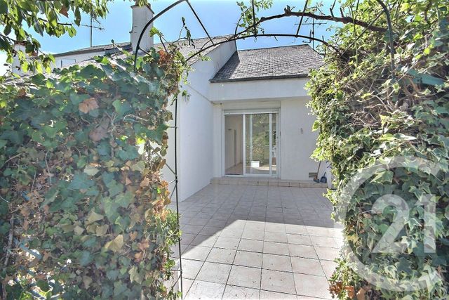 Maison &agrave; louer - 4 pi&egrave;ces - 92 m2 - Mer - 41 - CENTRE