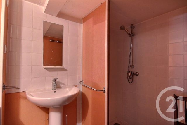 Maison &agrave; louer - 2 pi&egrave;ces - 37 m2 - Courbouzon - 41 - CENTRE