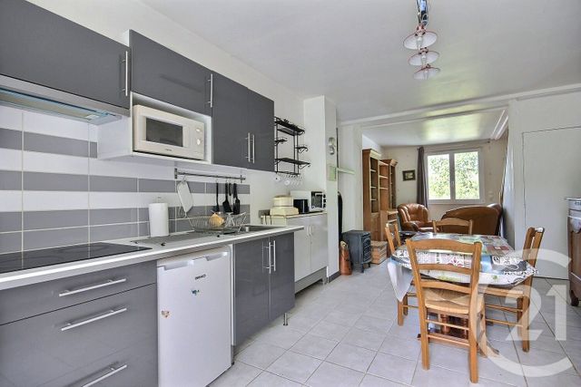 Maison &agrave; louer - 2 pi&egrave;ces - 37 m2 - Courbouzon - 41 - CENTRE