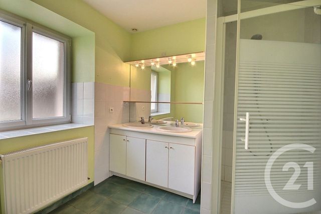 Maison &agrave; louer - 4 pi&egrave;ces - 138 m2 - La Chapelle St Martin En Plaine - 41 - CENTRE