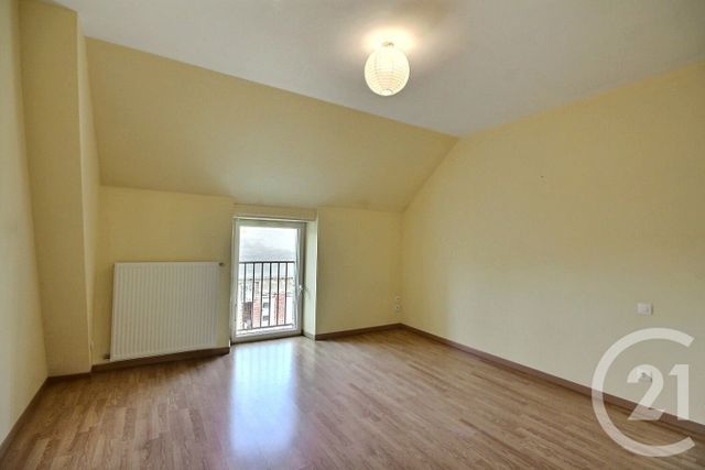 Maison &agrave; louer - 4 pi&egrave;ces - 138 m2 - La Chapelle St Martin En Plaine - 41 - CENTRE