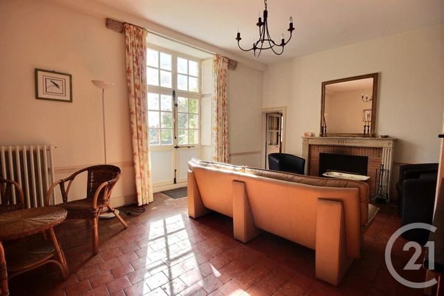 Maison &agrave; louer - 8 pi&egrave;ces - 176,58 m2 - Cour Sur Loire - 41 - CENTRE