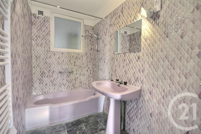 Maison à louer - 6 pièces - 162 m2 - St Amand Longpre - 41 - CENTRE