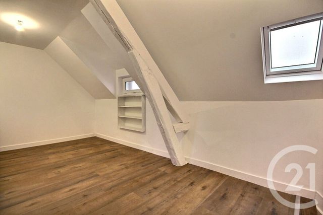 Maison &agrave; louer - 4 pi&egrave;ces - 110 m2 - Charsonville - 45 - CENTRE