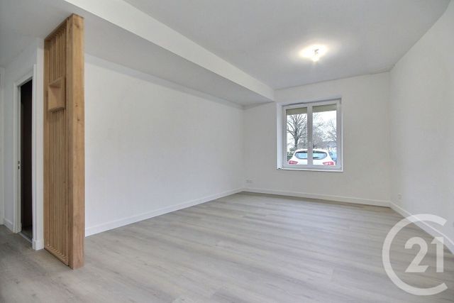 Maison &agrave; louer - 4 pi&egrave;ces - 110 m2 - Charsonville - 45 - CENTRE