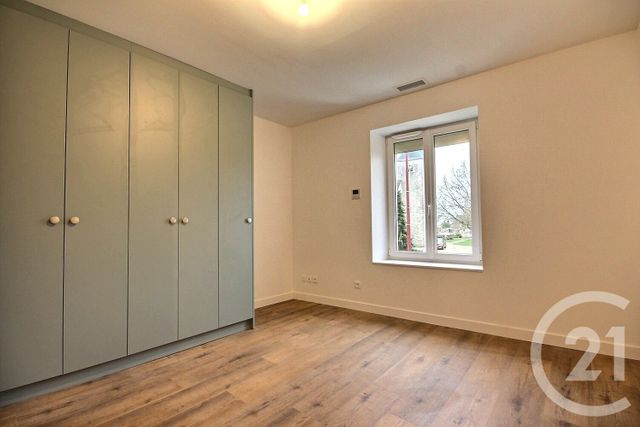 Maison &agrave; louer - 4 pi&egrave;ces - 110 m2 - Charsonville - 45 - CENTRE