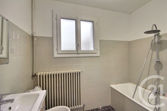 Appartement F3 &agrave; louer - 3 pi&egrave;ces - 55 m2 - Blois - 41 - CENTRE