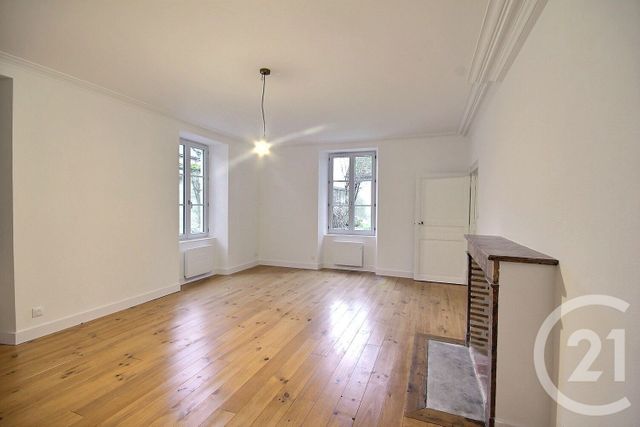 Maison &agrave; louer - 5 pi&egrave;ces - 149 m2 - Mer - 41 - CENTRE