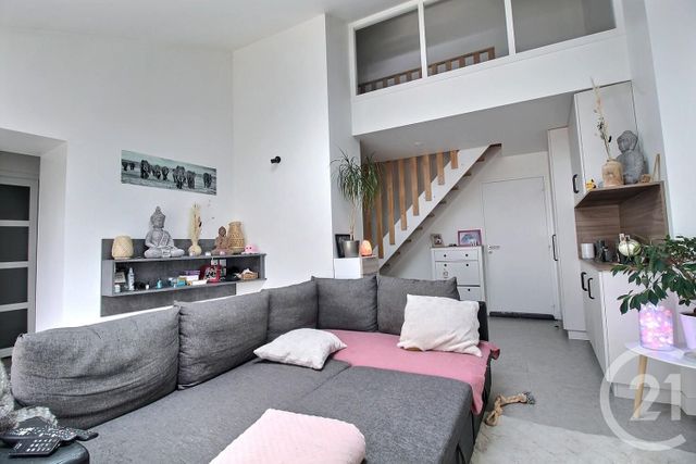 Maison &agrave; louer - 4 pi&egrave;ces - 117 m2 - Charsonville - 45 - CENTRE