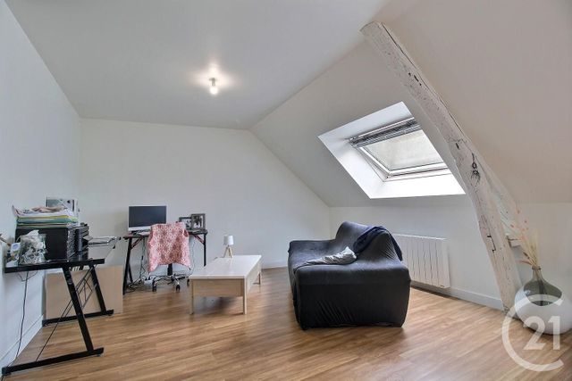 Maison &agrave; louer - 4 pi&egrave;ces - 117 m2 - Charsonville - 45 - CENTRE