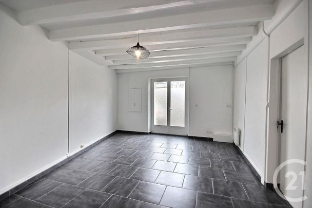 Maison &agrave; louer - 2 pi&egrave;ces - 55 m2 - St Laurent Nouan - 41 - CENTRE