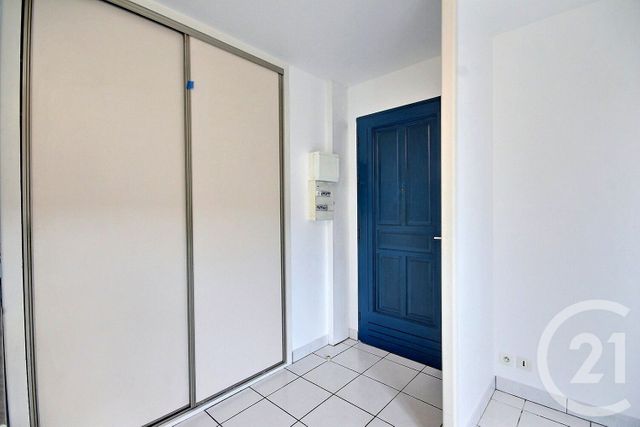 Appartement F2 &agrave; louer - 2 pi&egrave;ces - 36 m2 - Mont Pres Chambord - 41 - CENTRE