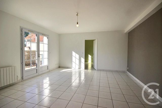 Appartement &agrave; louer - 2 pi&egrave;ces - 45,90 m2 - Cour Cheverny - 41 - CENTRE