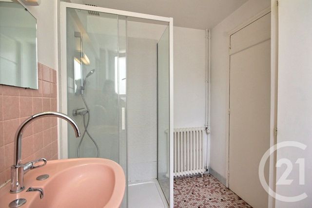 Maison &agrave; louer - 5 pi&egrave;ces - 121 m2 - Bracieux - 41 - CENTRE