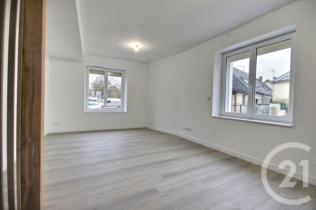 Maison &agrave; louer - 4 pi&egrave;ces - 110 m2 - Charsonville - 45 - CENTRE