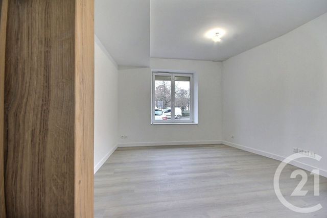 Maison &agrave; louer - 4 pi&egrave;ces - 110 m2 - Charsonville - 45 - CENTRE