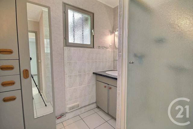 Maison &agrave; louer - 3 pi&egrave;ces - 73,77 m2 - Suevres - 41 - CENTRE