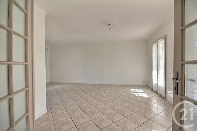 Maison &agrave; louer - 3 pi&egrave;ces - 73,77 m2 - Suevres - 41 - CENTRE