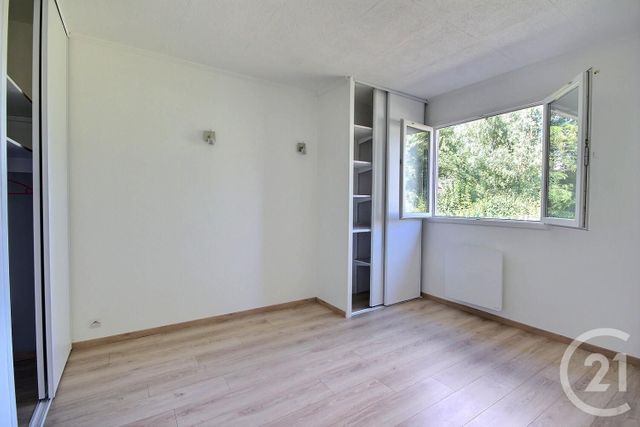 Maison &agrave; louer - 3 pi&egrave;ces - 73,77 m2 - Suevres - 41 - CENTRE