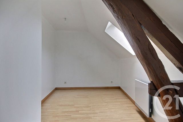 Appartement F4 &agrave; louer - 4 pi&egrave;ces - 57,27 m2 - St Laurent Nouan - 41 - CENTRE