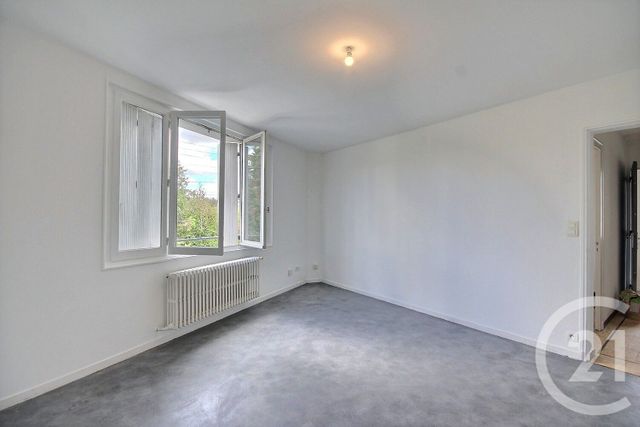 Appartement &agrave; louer - 4 pi&egrave;ces - 87 m2 - Blois - 41 - CENTRE