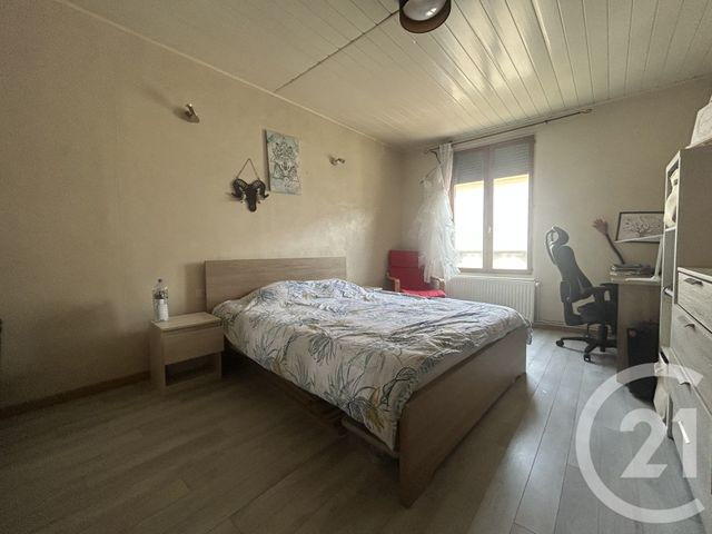 Appartement à vendre - 4 pièces - 102,25 m2 - Liancourt - 60 - PICARDIE