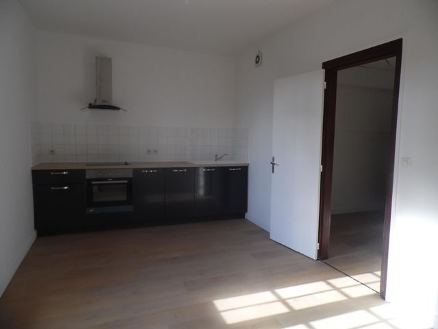 Appartement F2 &agrave; louer - 2 pi&egrave;ces - 54,05 m2 - Montataire - 60 - PICARDIE