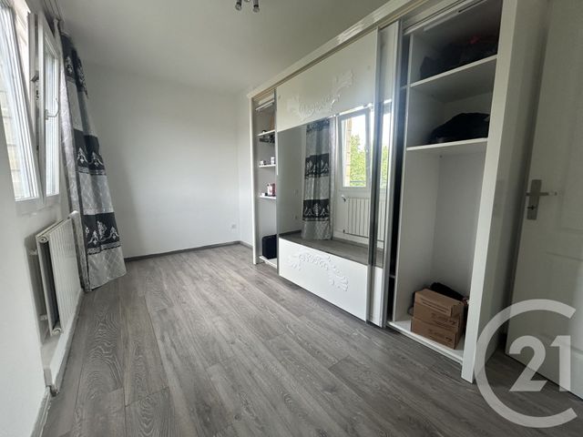 Appartement F3 &agrave; louer - 3 pi&egrave;ces - 52,79 m2 - Creil - 60 - PICARDIE