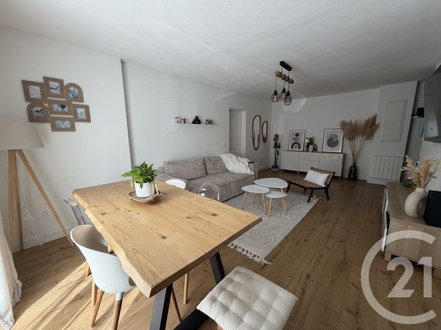 Appartement F2 &agrave; louer - 2 pi&egrave;ces - 51,90 m2 - Verneuil En Halatte - 60 - PICARDIE