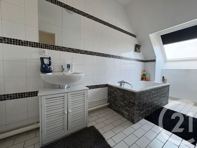 Appartement F2 &agrave; louer - 2 pi&egrave;ces - 52,85 m2 - Pont Ste Maxence - 60 - PICARDIE