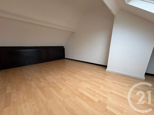 Maison &agrave; louer - 6 pi&egrave;ces - 73,98 m2 - St Martin Longueau - 60 - PICARDIE