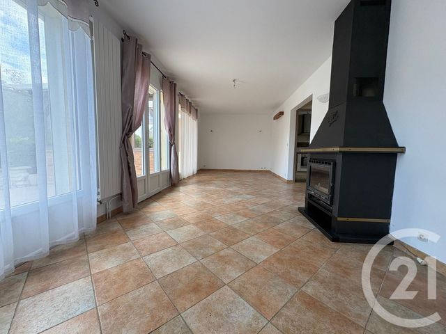Maison &agrave; louer - 6 pi&egrave;ces - 73,98 m2 - St Martin Longueau - 60 - PICARDIE