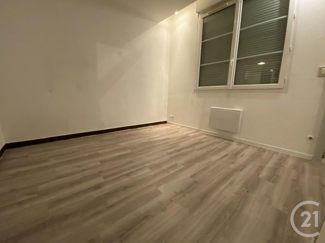 Appartement F1 &agrave; louer - 1 pi&egrave;ce - 27,37 m2 - Pont Ste Maxence - 60 - PICARDIE