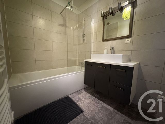 Appartement F3 &agrave; louer - 3 pi&egrave;ces - 67,01 m2 - Compiegne - 60 - PICARDIE