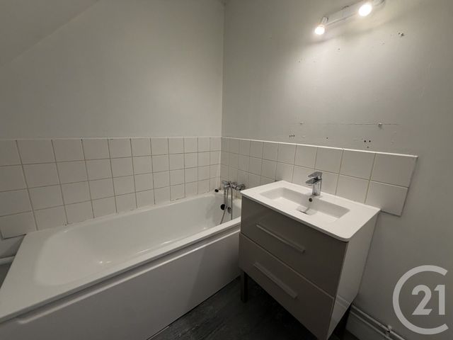 Appartement F3 &agrave; louer - 3 pi&egrave;ces - 60,21 m2 - Pont Ste Maxence - 60 - PICARDIE