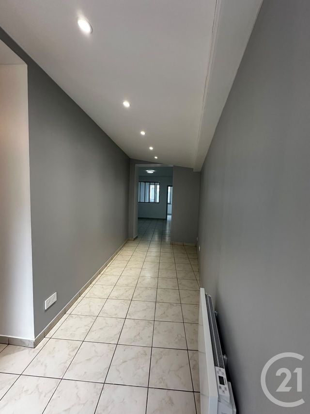 Appartement &agrave; louer - 2 pi&egrave;ces - 49 m2 - St Quentin - 02 - PICARDIE