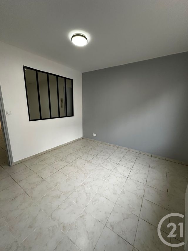 Appartement &agrave; louer - 2 pi&egrave;ces - 49 m2 - St Quentin - 02 - PICARDIE