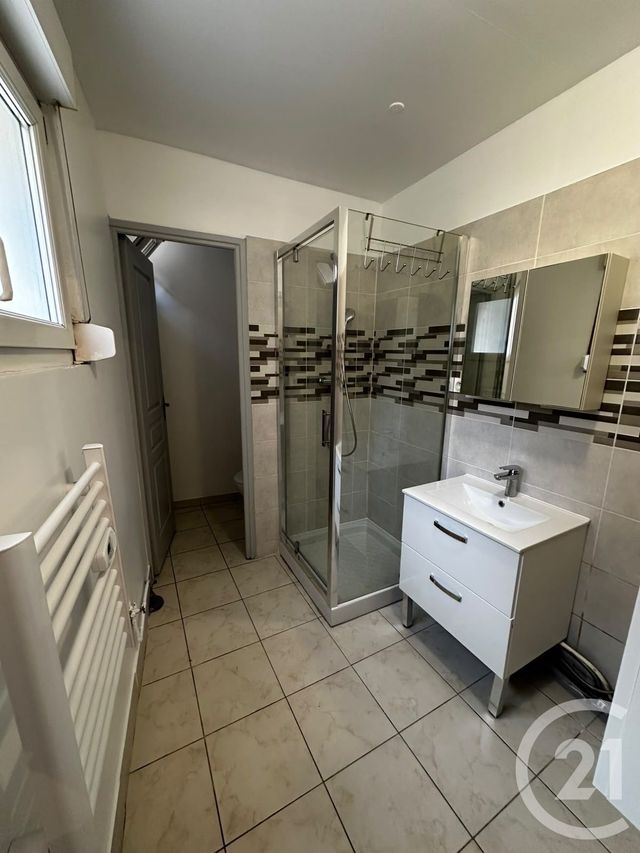 Appartement &agrave; louer - 2 pi&egrave;ces - 49 m2 - St Quentin - 02 - PICARDIE