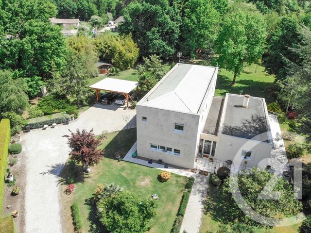 Maison à vendre - 7 pièces - 227,10 m2 - Lesparre Medoc - 33 - AQUITAINE