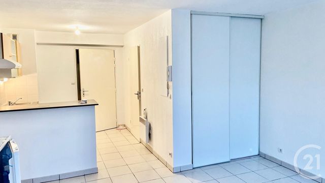 Appartement F1 &agrave; louer - 1 pi&egrave;ce - 28,37 m2 - Lesparre Medoc - 33 - AQUITAINE