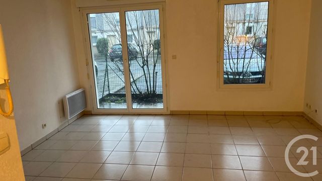 Appartement F1 &agrave; louer - 1 pi&egrave;ce - 28,37 m2 - Lesparre Medoc - 33 - AQUITAINE