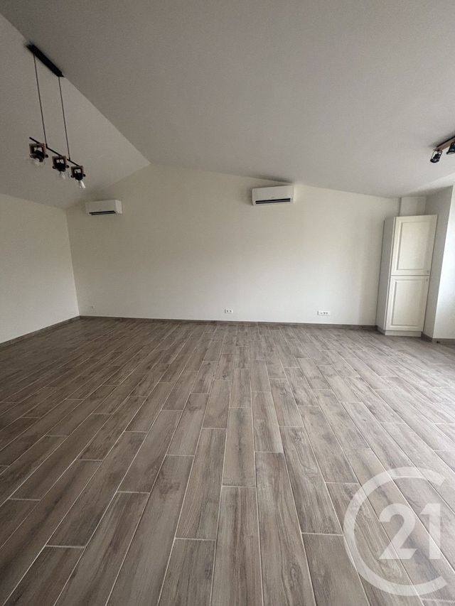 Maison &agrave; louer - 3 pi&egrave;ces - 85,45 m2 - Cissac Medoc - 33 - AQUITAINE